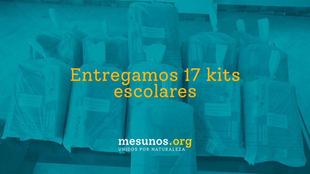 Entregamos kits escolares a algunos niños del municipio